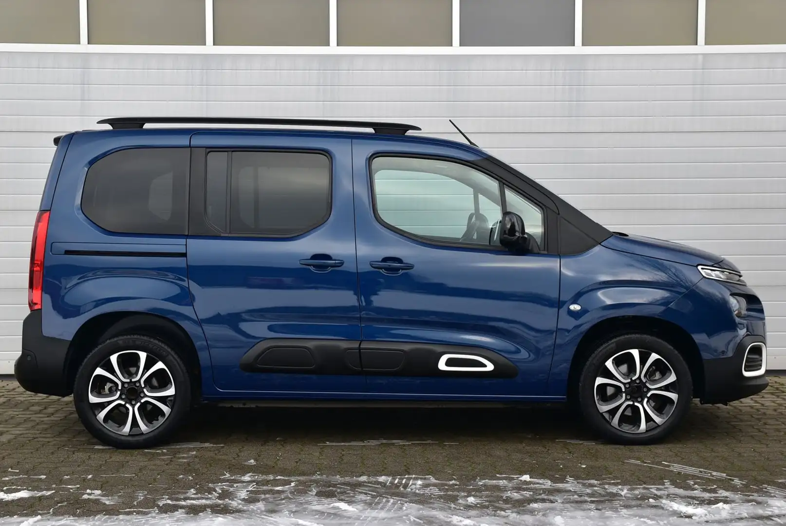Citroen Berlingo Shine M 7-Sitzer/AHK/SHZ/DAB/Carplay Blau - 2