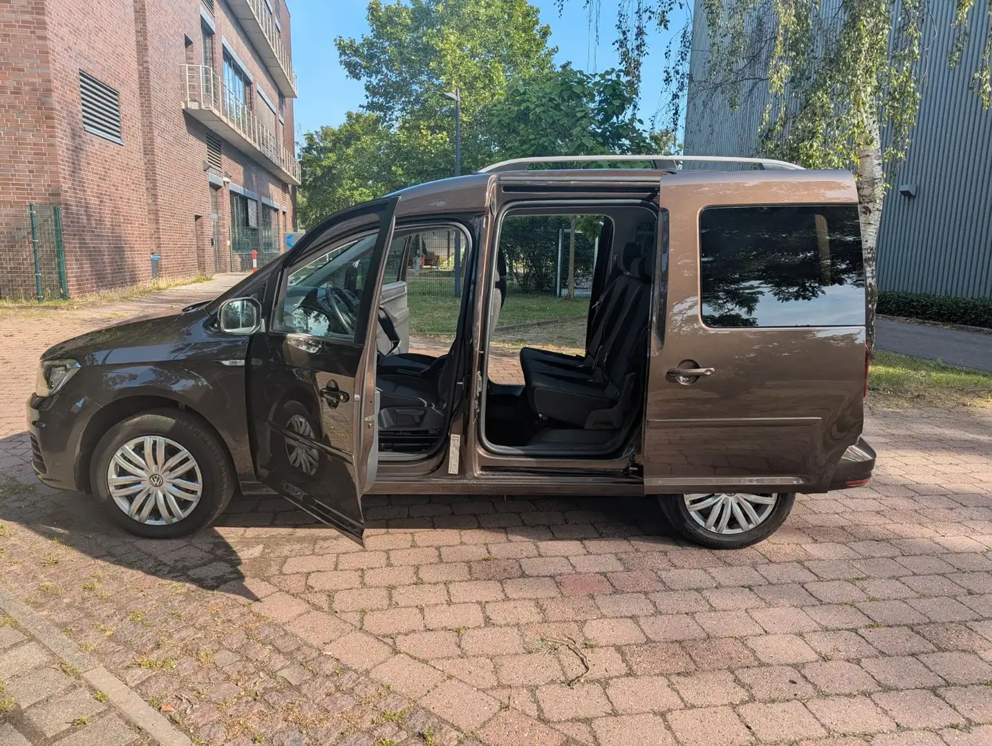 Volkswagen Caddy 1,4TSI 92kW Comfortline 5-Sitzer,Xenon-LED Marrón - 2