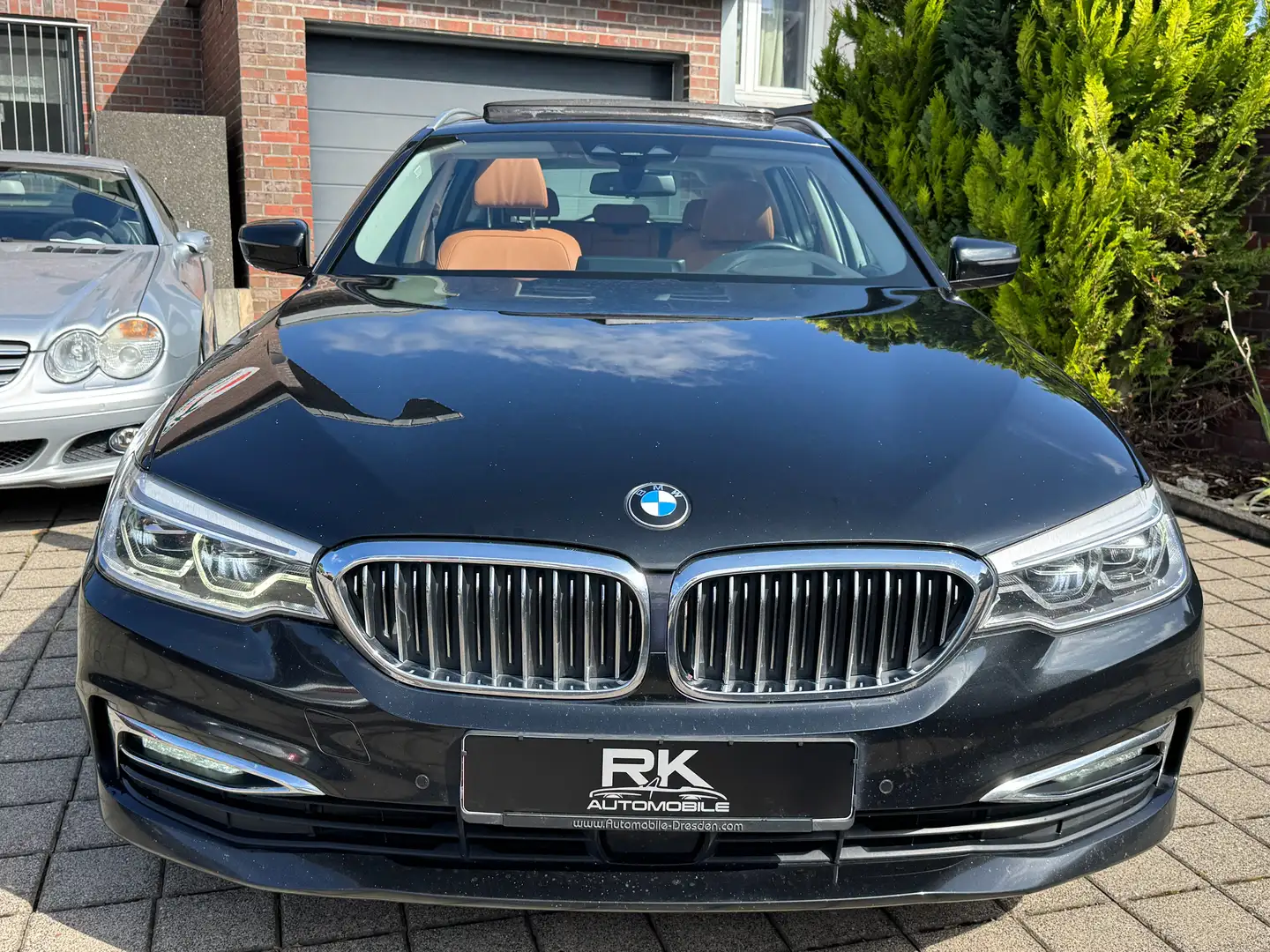 BMW 530 530d xDrive Touring Aut. Luxury Line Black - 2