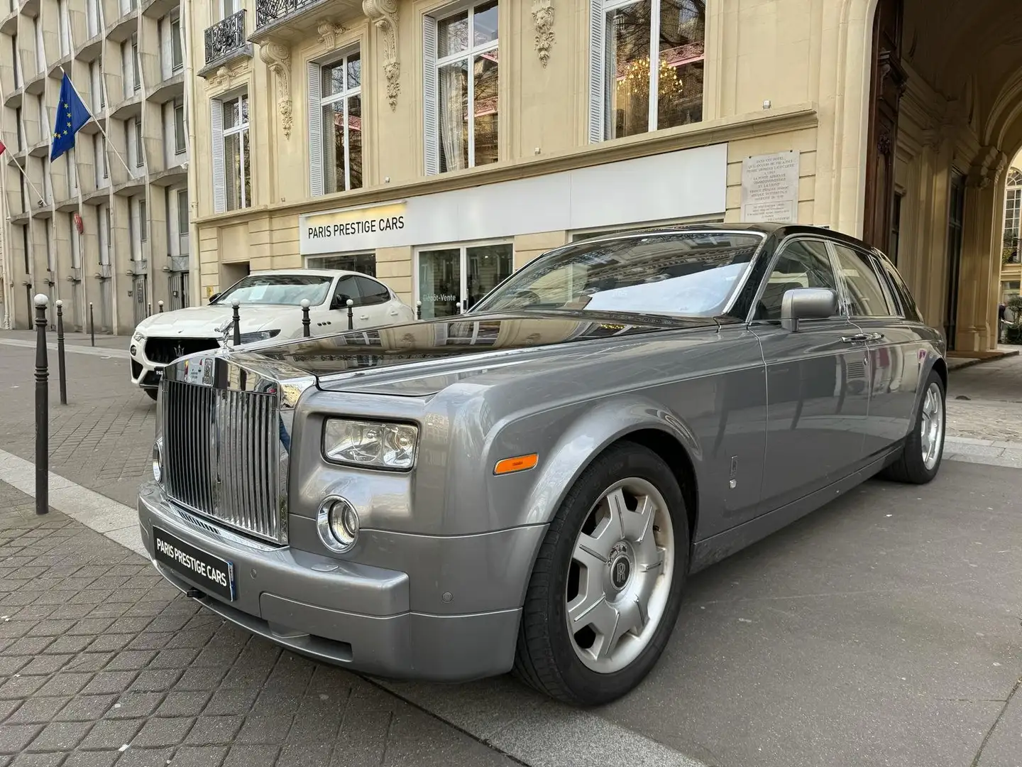 Rolls-Royce Phantom 6.75 V12 Šedá - 1