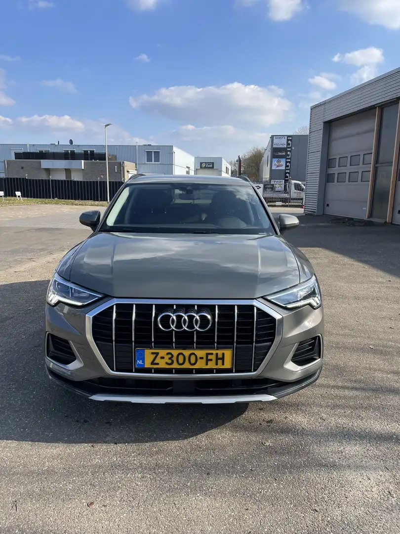 Audi Q3 35 TDI S L. Pro Grijs - 1