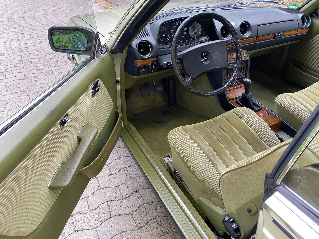 Mercedes-Benz Baureihe 123 230 CE, C123, 2. Hd., 112.000 km, scheckheftgepfl., KEIN Rost, komplette Historie mit Original-Kaufrechnung, foto 8