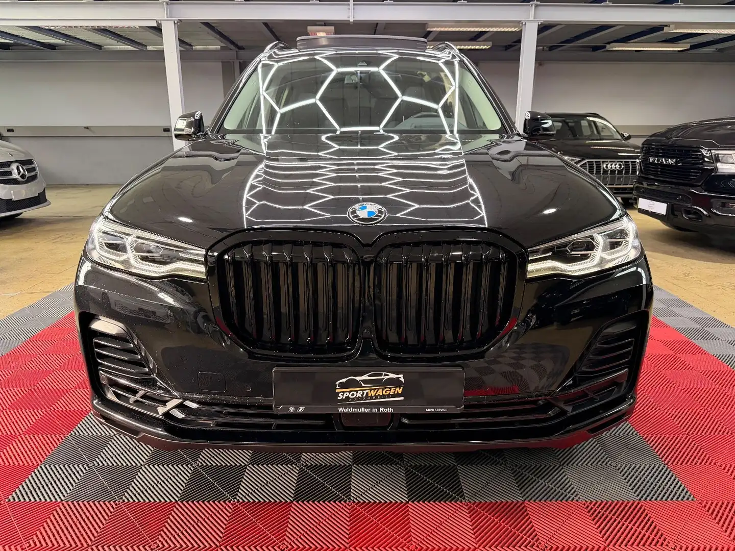 BMW X7 xDrive 30d 7-Sitzer Panorama HUD Luft 360° 21 Schwarz - 2