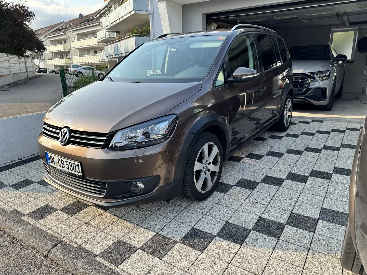 Volkswagen Cross Touran CrossTouran TÜV STHZ AHK Braun - 1