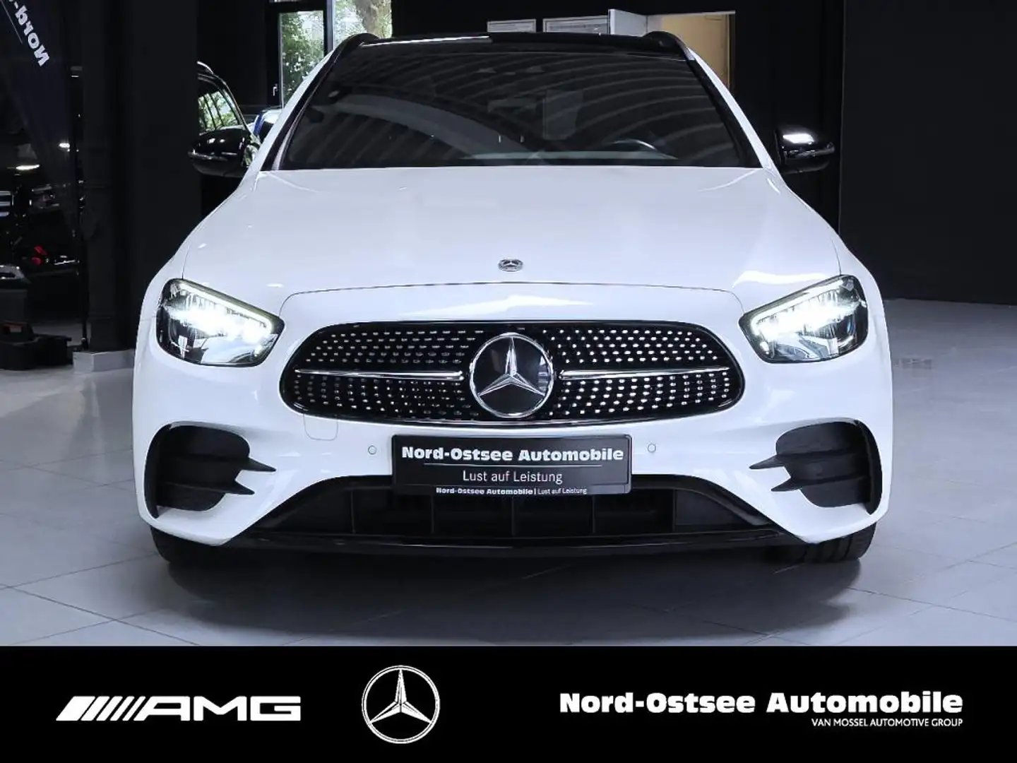 Mercedes-Benz E 300 de 4M T AMG HUD NIGHT BURMST PANO LED AHK Bianco - 2