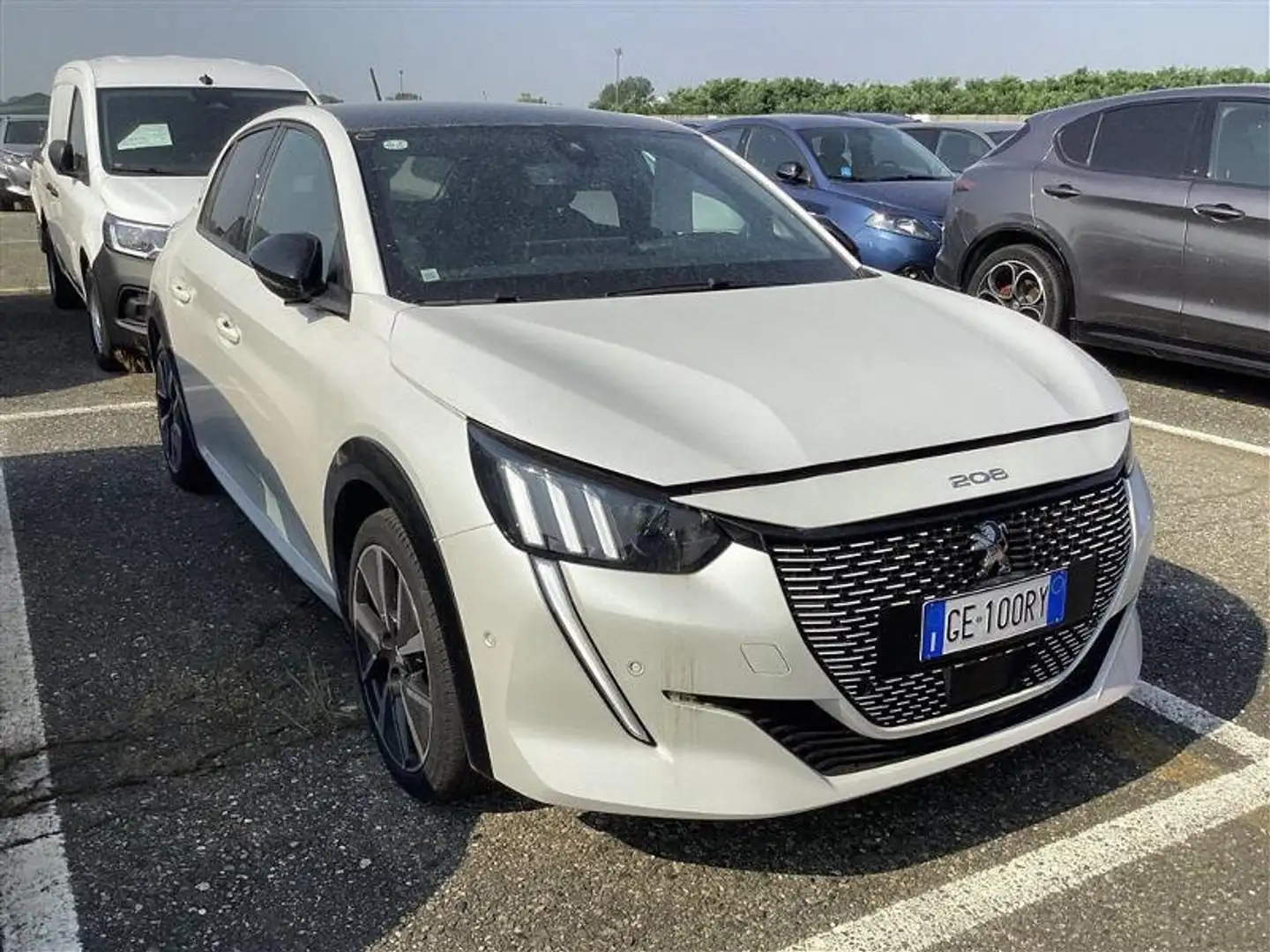 Peugeot e-208 5 Porte 100kW  GT Pack Bianco - 2