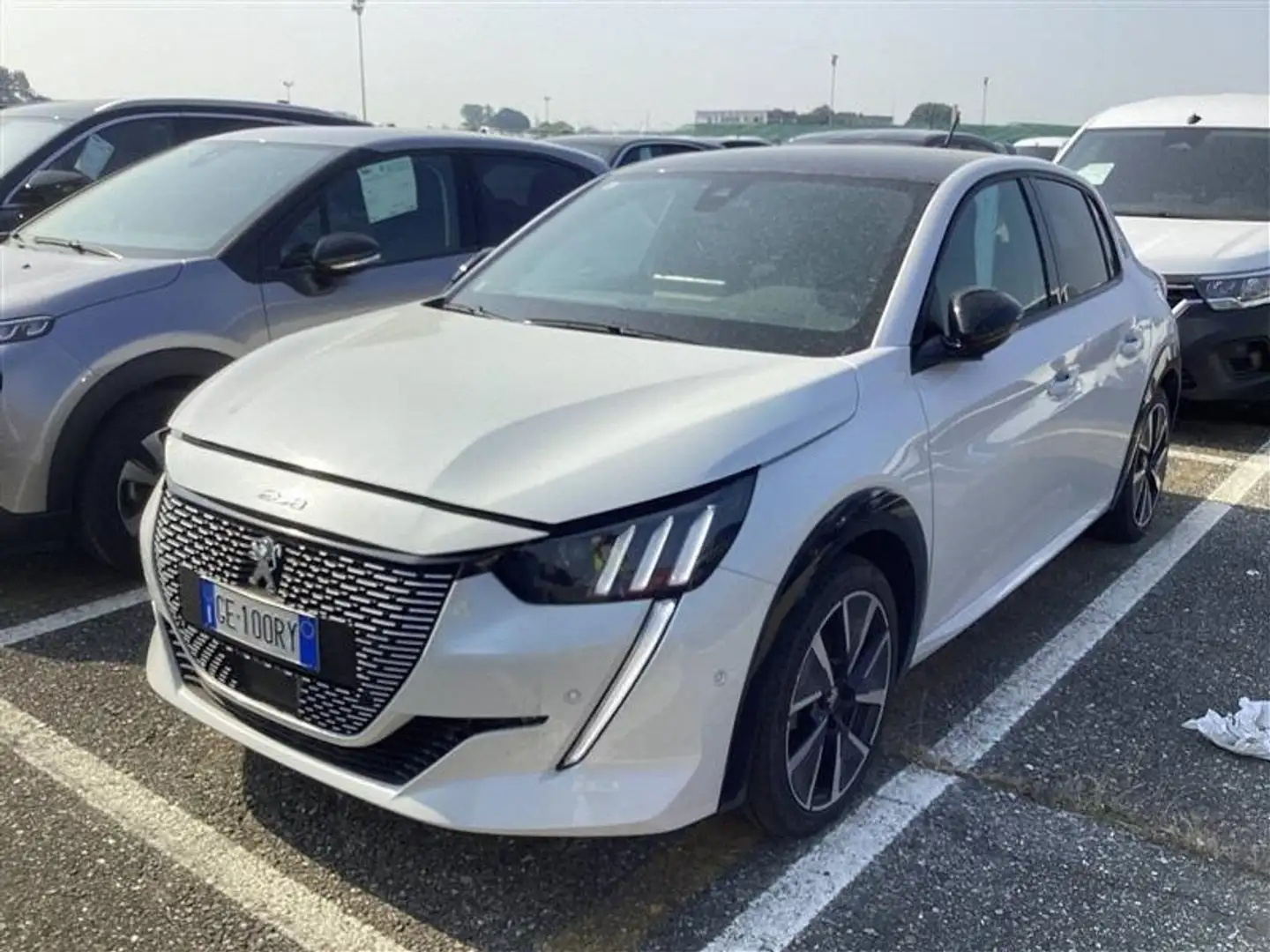 Peugeot e-208 5 Porte 100kW  GT Pack Bianco - 1