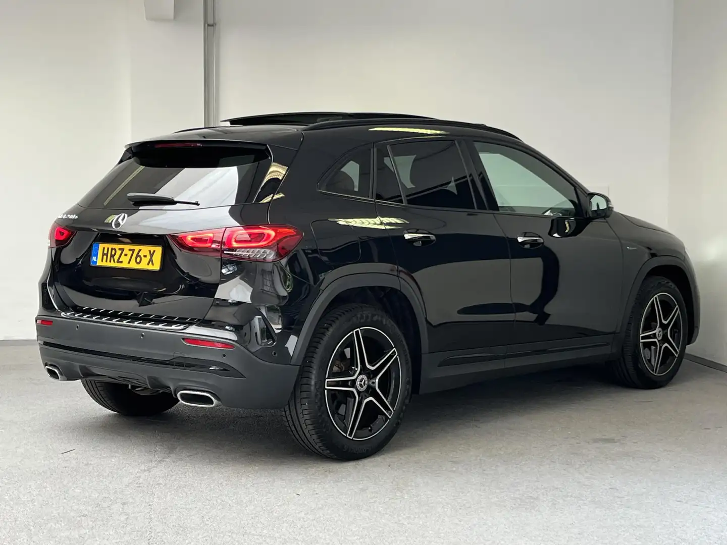 Mercedes-Benz GLA 250 e AMG Line | PANO | TREKHAAK | BURMESTER | MULTI-B Zwart - 2
