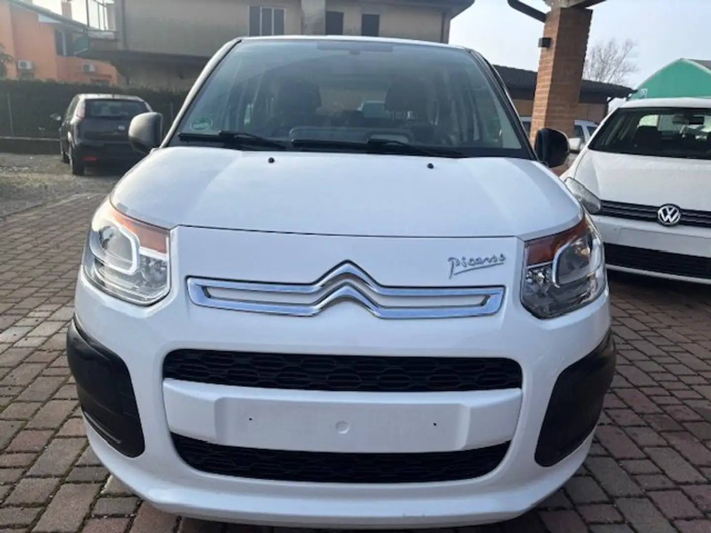 Citroen C3 Picasso 1.4 VTI 4 CILINDRI Stříbrná - 2