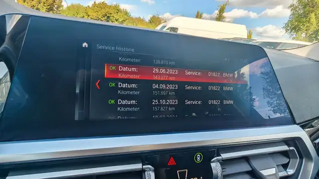 BMW 3 Series view 6