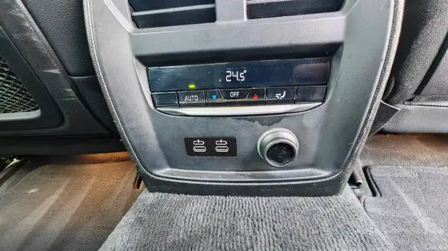 BMW 3 Series view 12