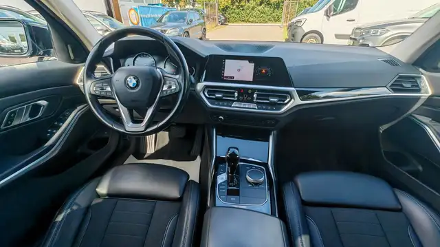 BMW 3 Series view 13