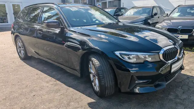BMW 3 Series view 2