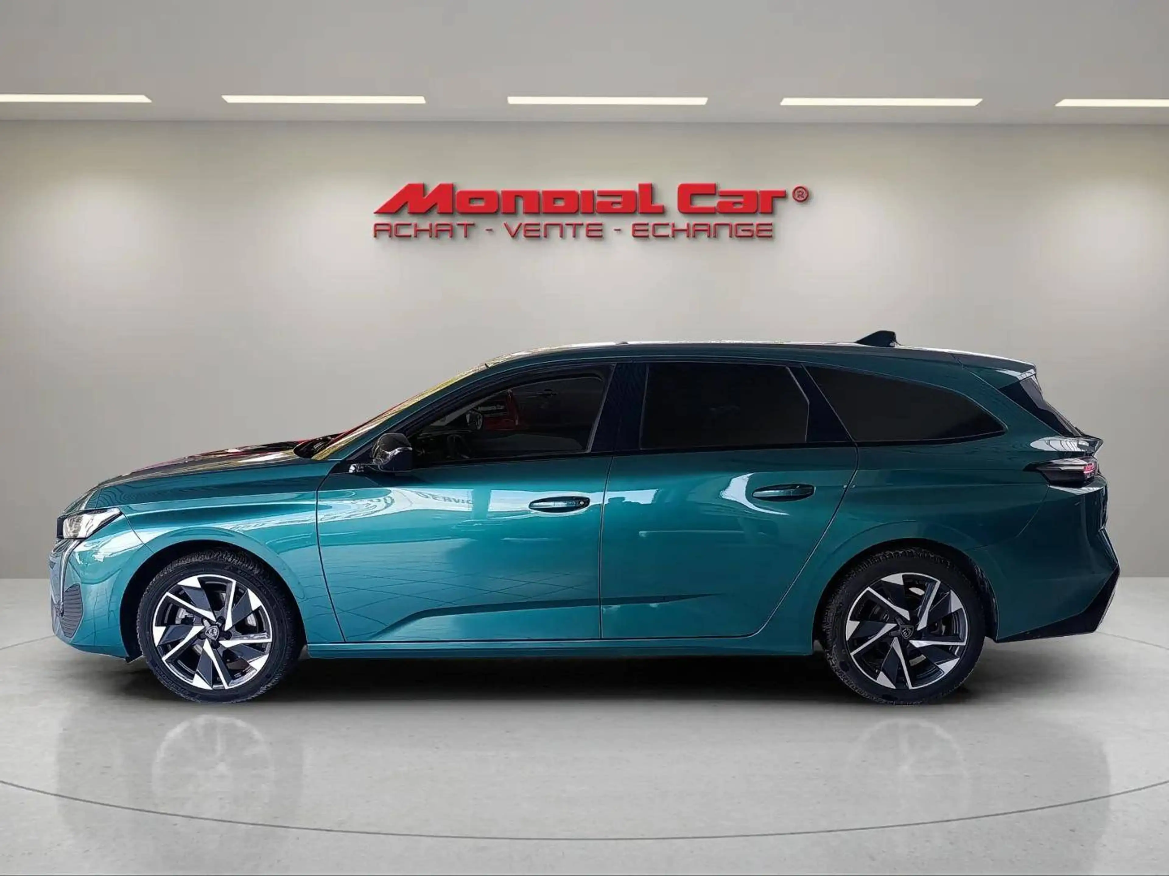 Peugeot 308 SW 1.2 PureTech Allure S * À voir à Beaumont * — photo 10