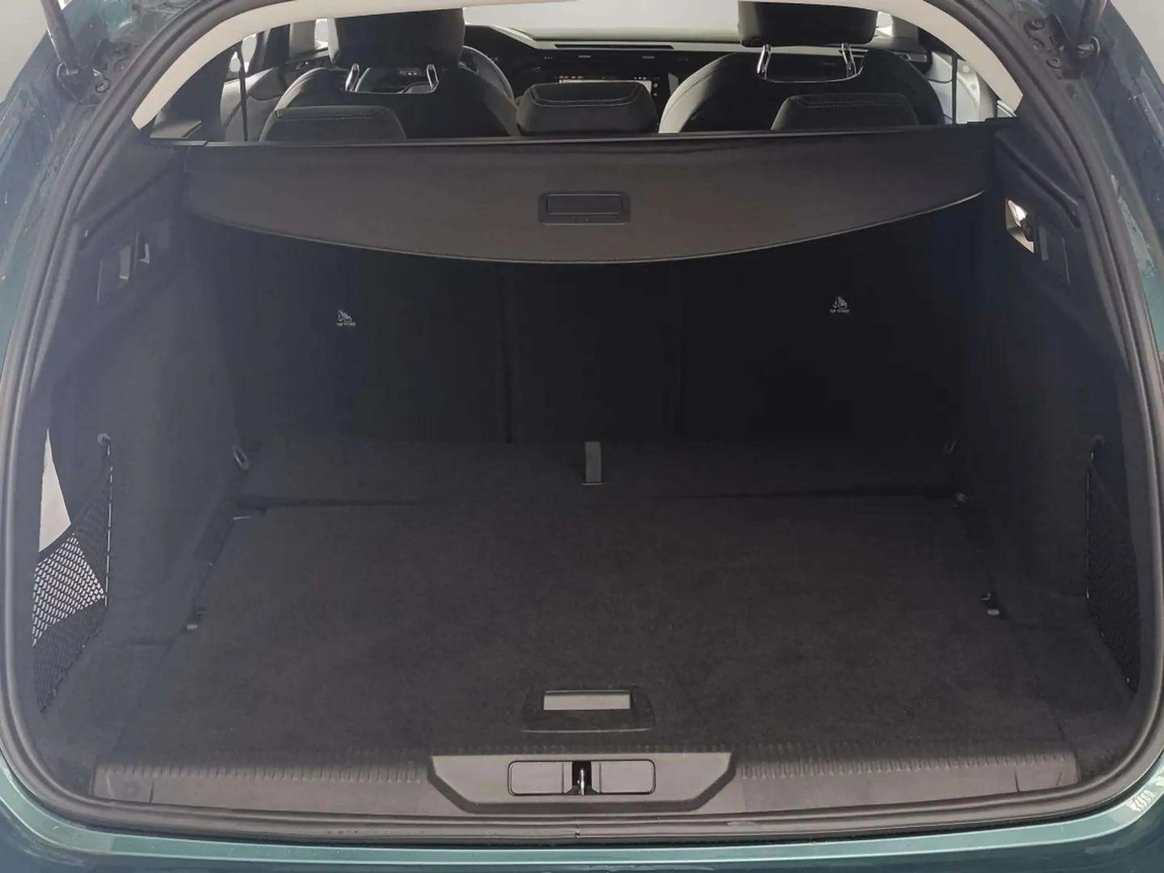 Peugeot 308 SW 1.2 PureTech Allure S * À voir à Beaumont * — photo 8