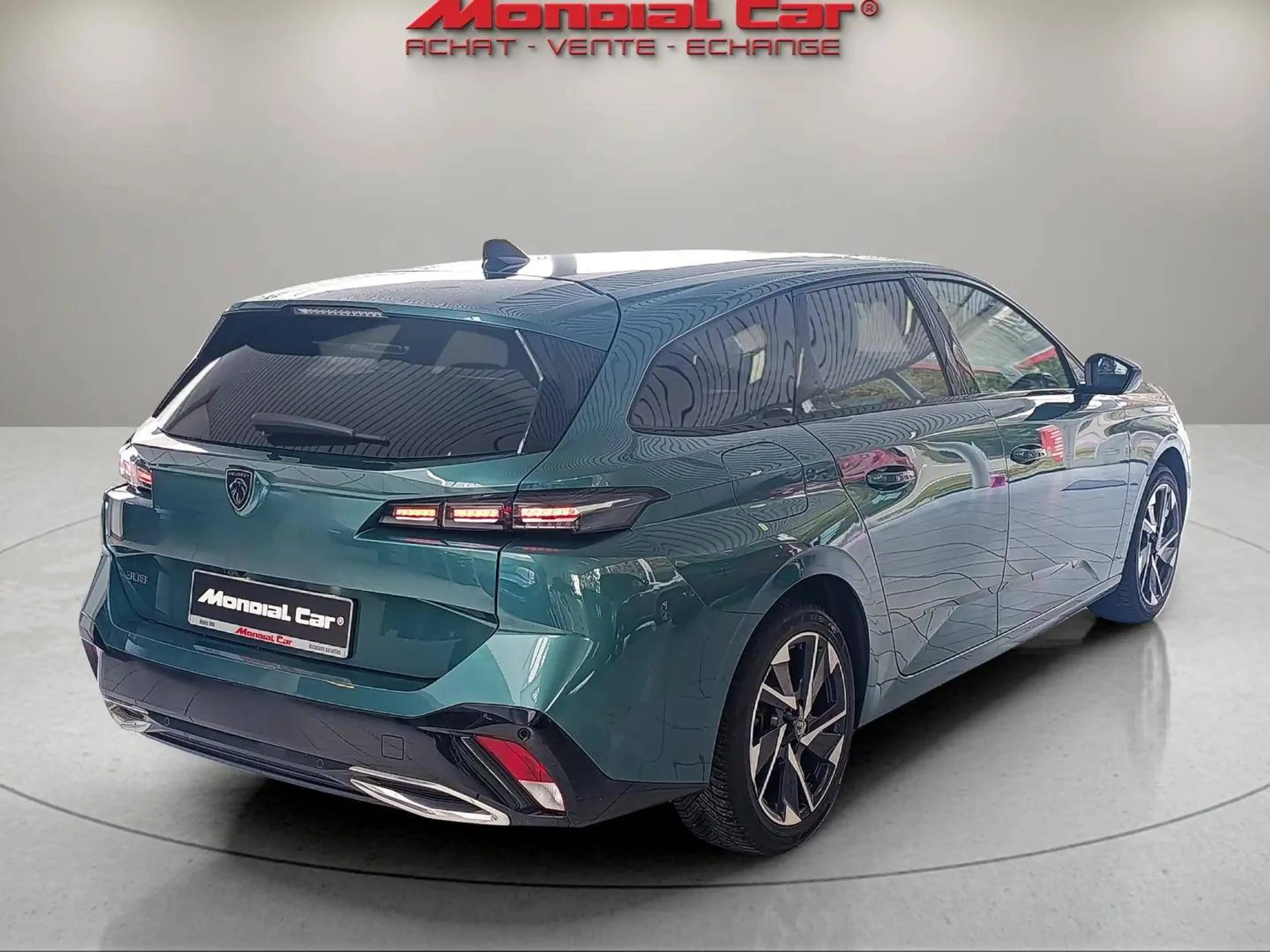 Peugeot 308 SW 1.2 PureTech Allure S * À voir à Beaumont * — photo 6