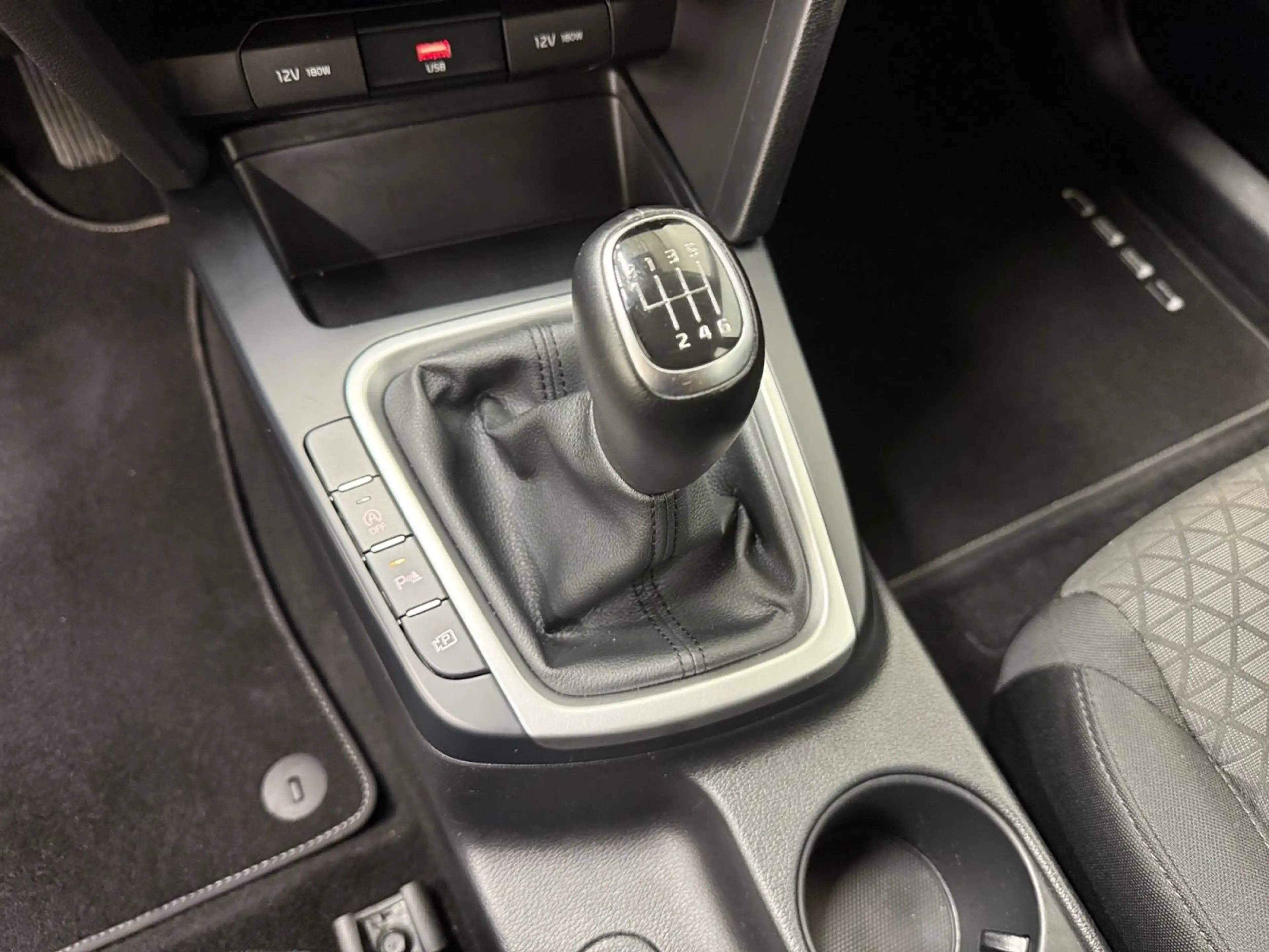 Kia Ceed SW / cee'd SW 1.0T-GDI Pure — photo 12