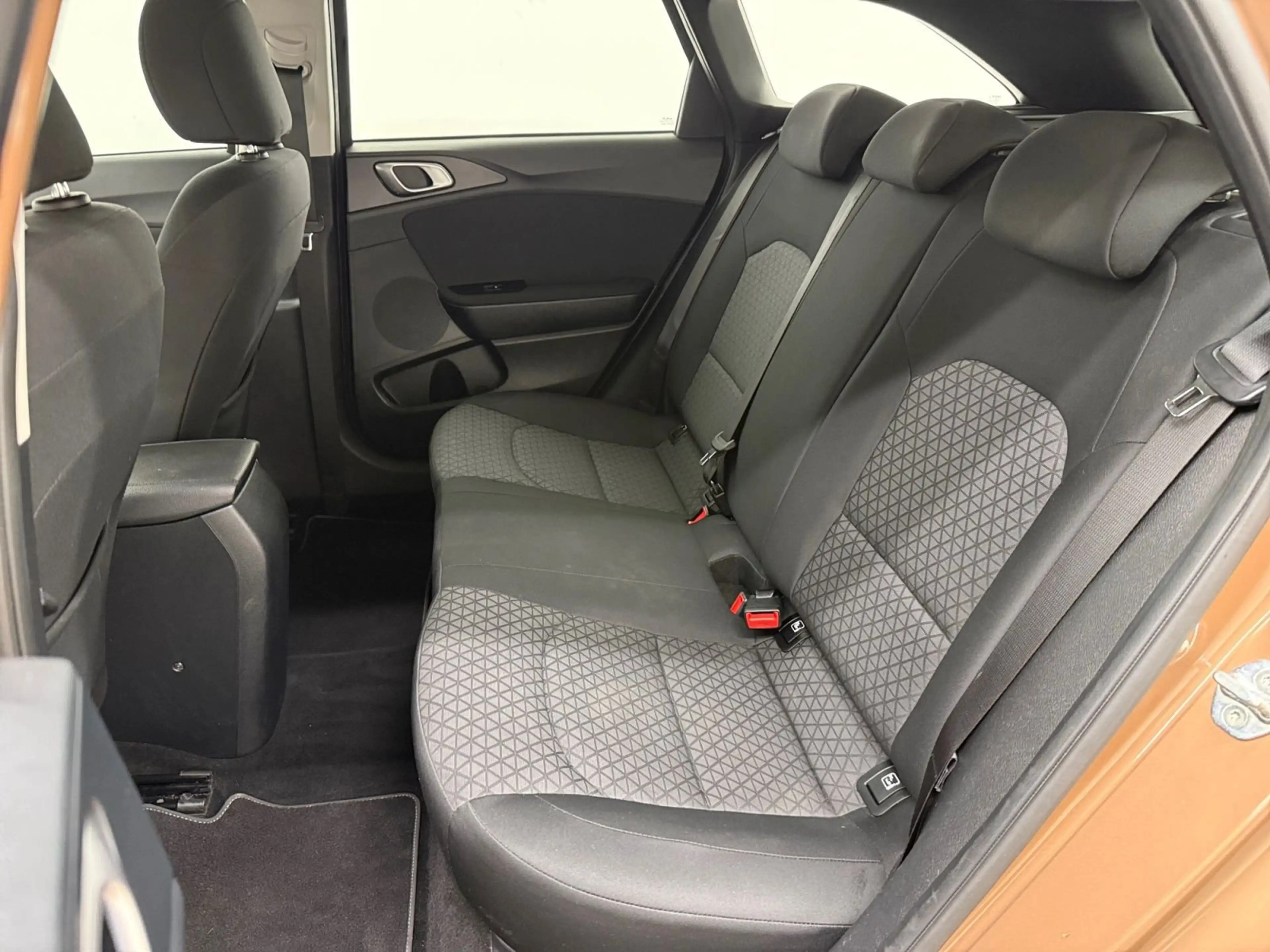 Kia Ceed SW / cee'd SW 1.0T-GDI Pure — photo 14