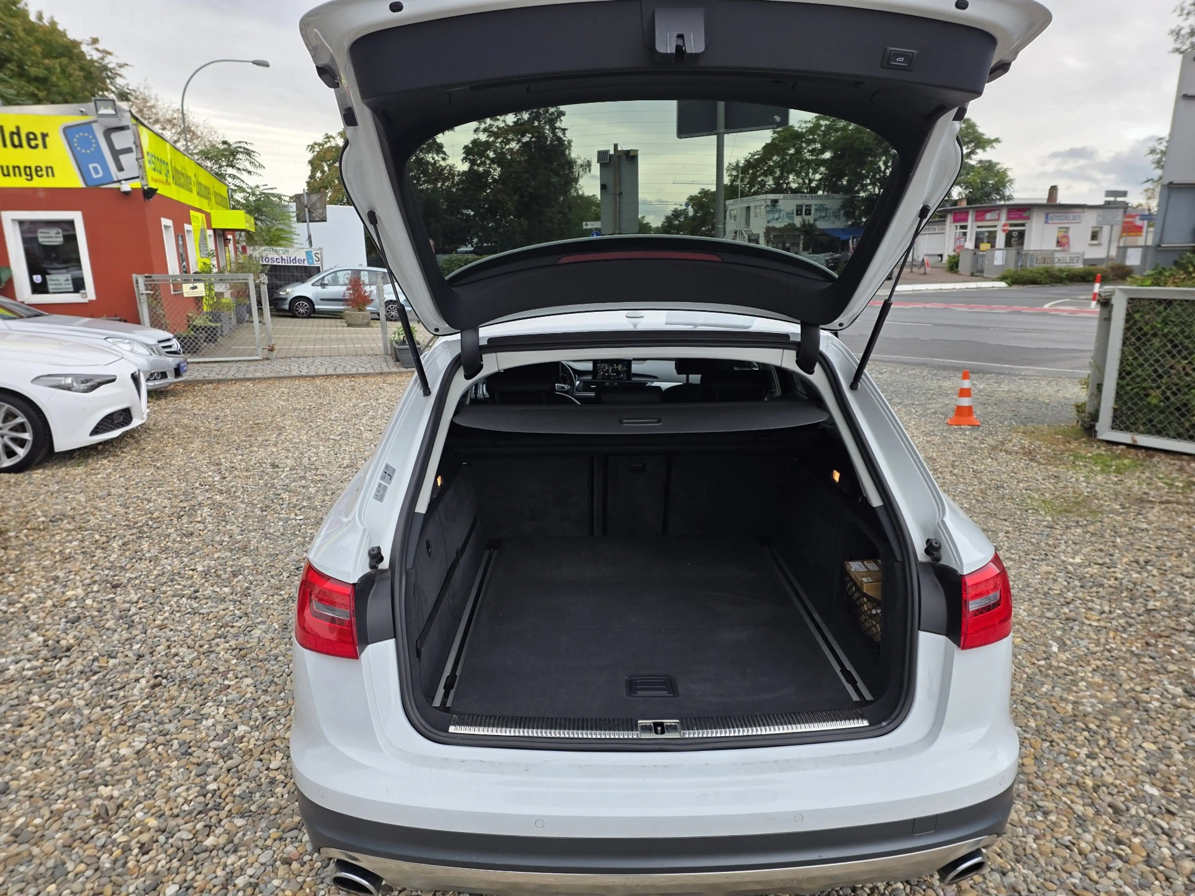 Audi A6 allroad 3.0 TDI°Allroad°Leder°Navi°Bi-Xenon° — photo 9
