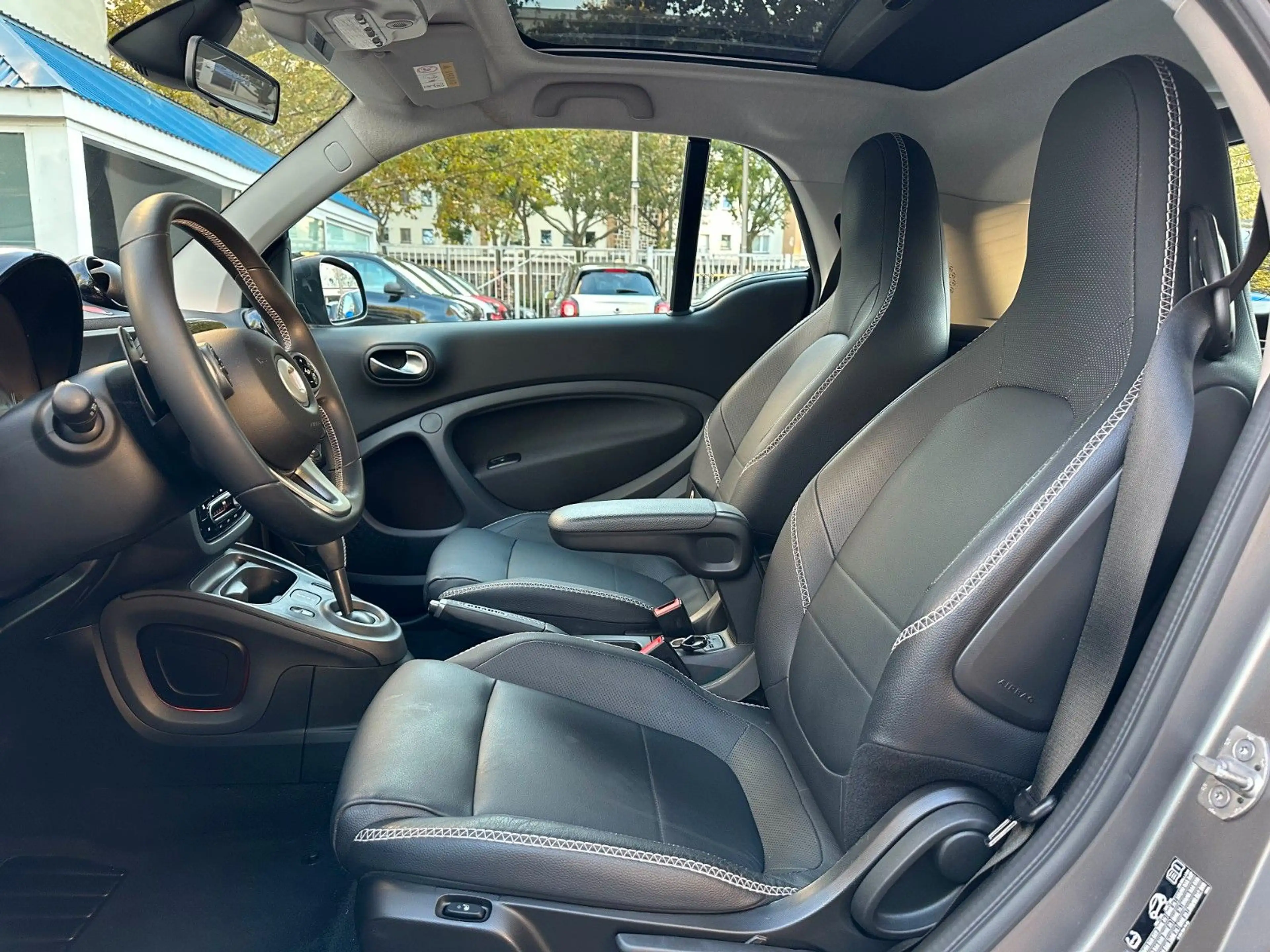 smart forTwo fortwo BRABUS Xcl*LEDER*PANO*NAVI*SHZ*JBL*KAM* — photo 12