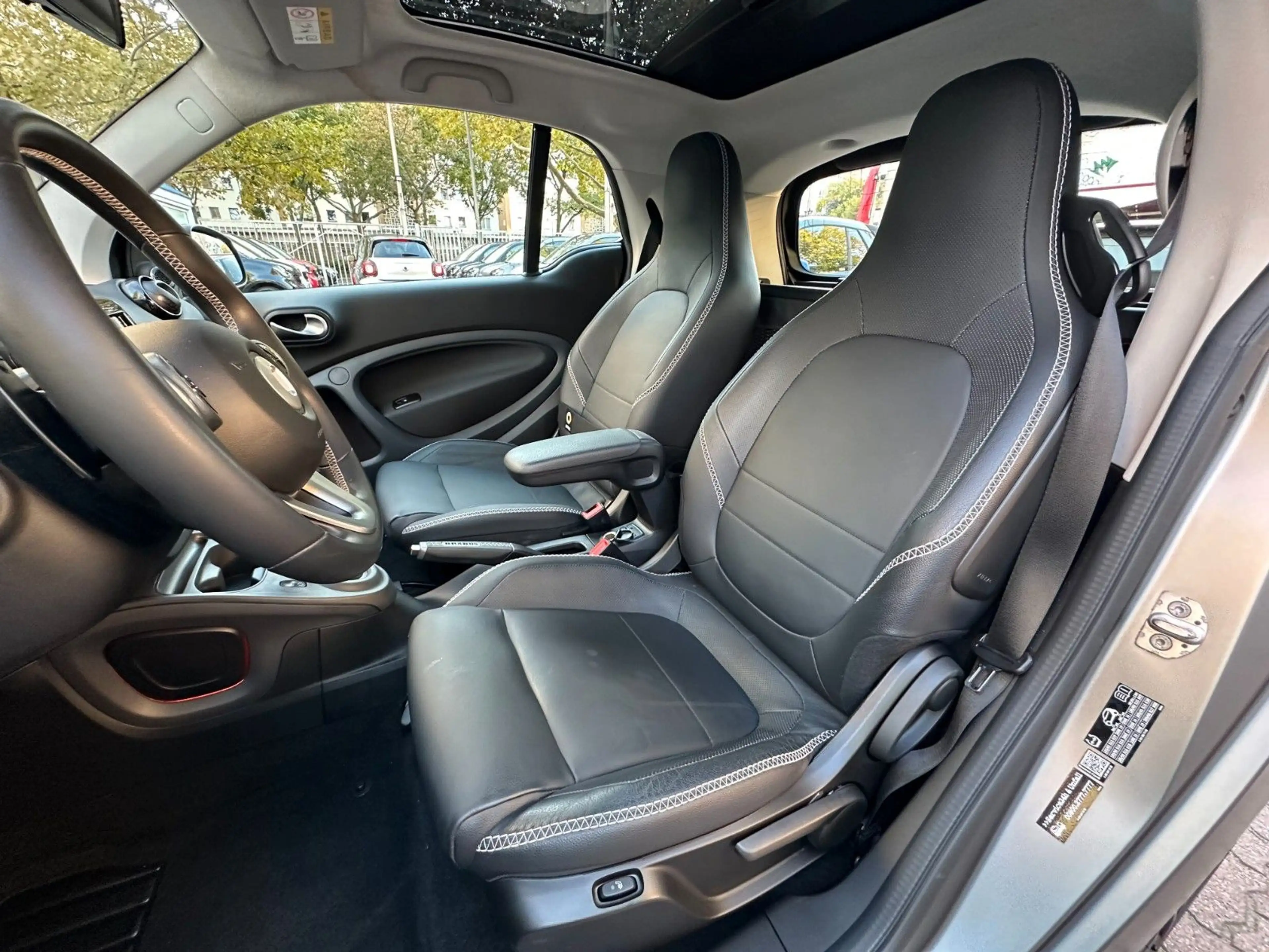 smart forTwo fortwo BRABUS Xcl*LEDER*PANO*NAVI*SHZ*JBL*KAM* — photo 23