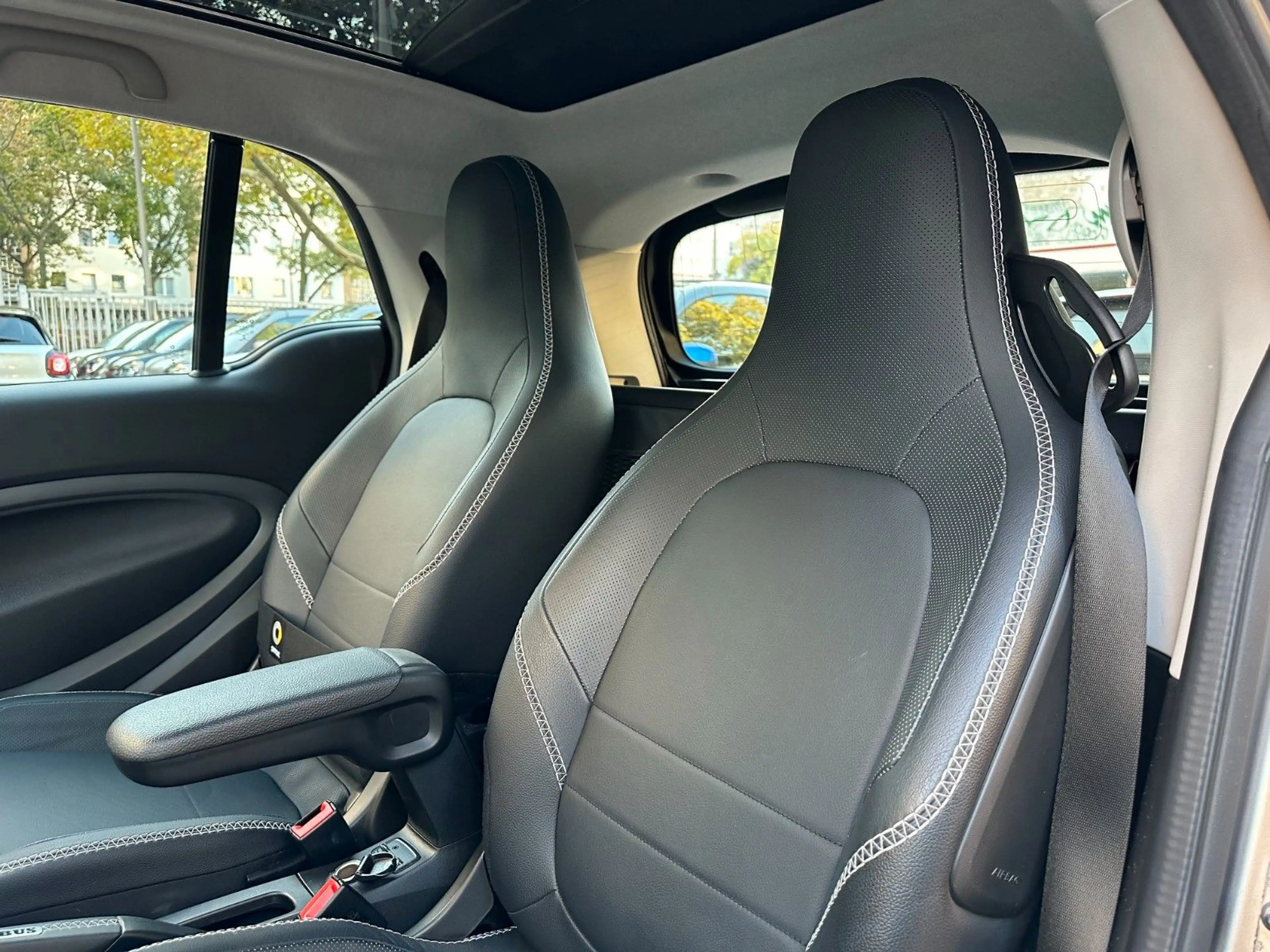 smart forTwo fortwo BRABUS Xcl*LEDER*PANO*NAVI*SHZ*JBL*KAM* — photo 28