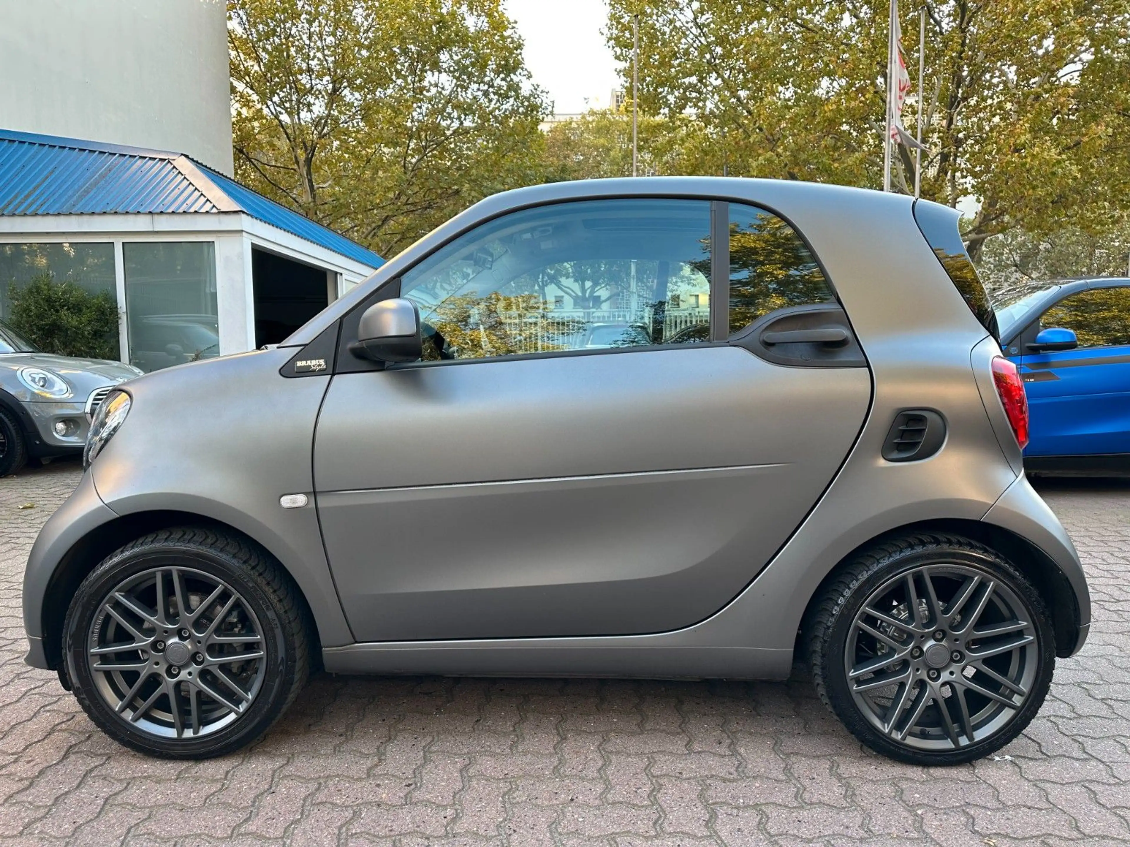 smart forTwo fortwo BRABUS Xcl*LEDER*PANO*NAVI*SHZ*JBL*KAM* — photo 2