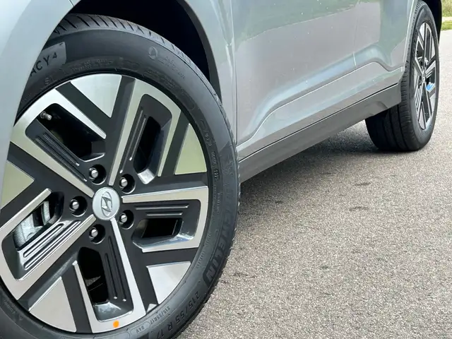 Hyundai Kona view 9