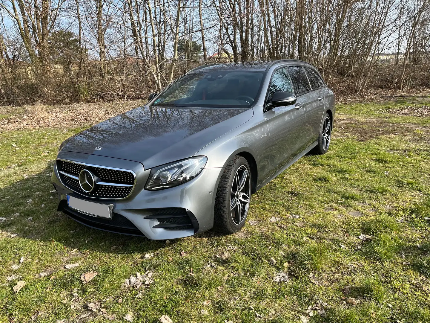 Mercedes-Benz E 43 AMG AMG E 43 4Matic T 9G-TRONIC Šedá - 1