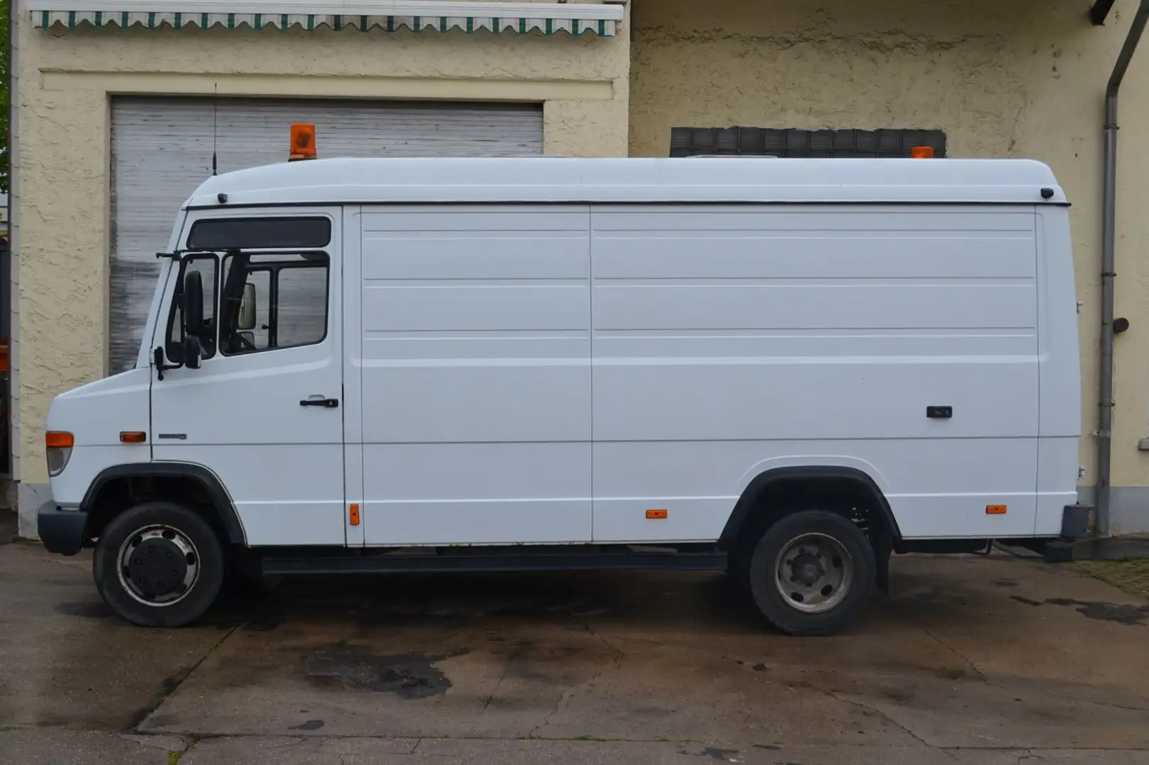 Mercedes-Benz Vario 816 Kasten 1.Hand 106tkm Werkstattwagen - 2