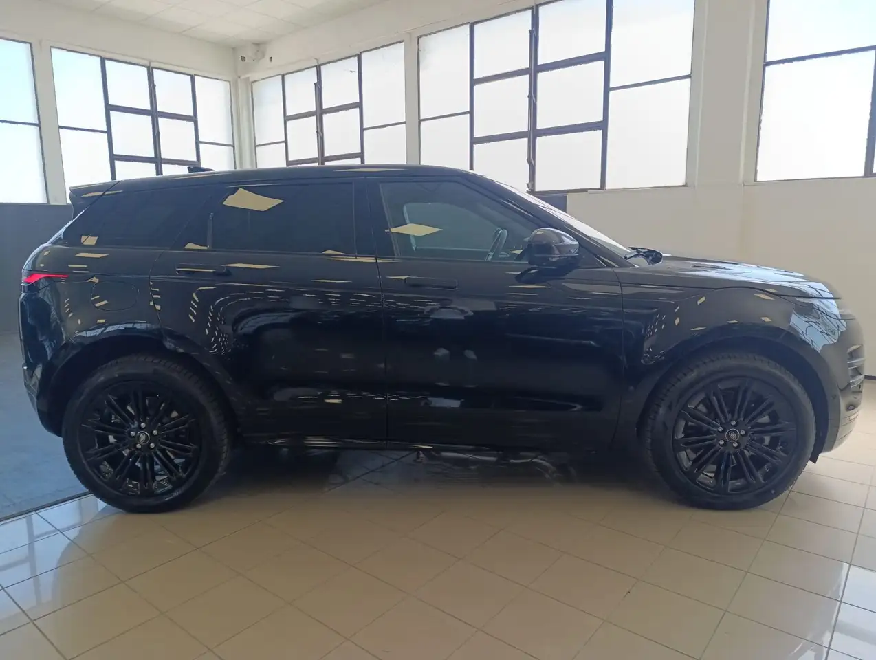 Land Rover Range Rover Evoque 2026 — фото 15