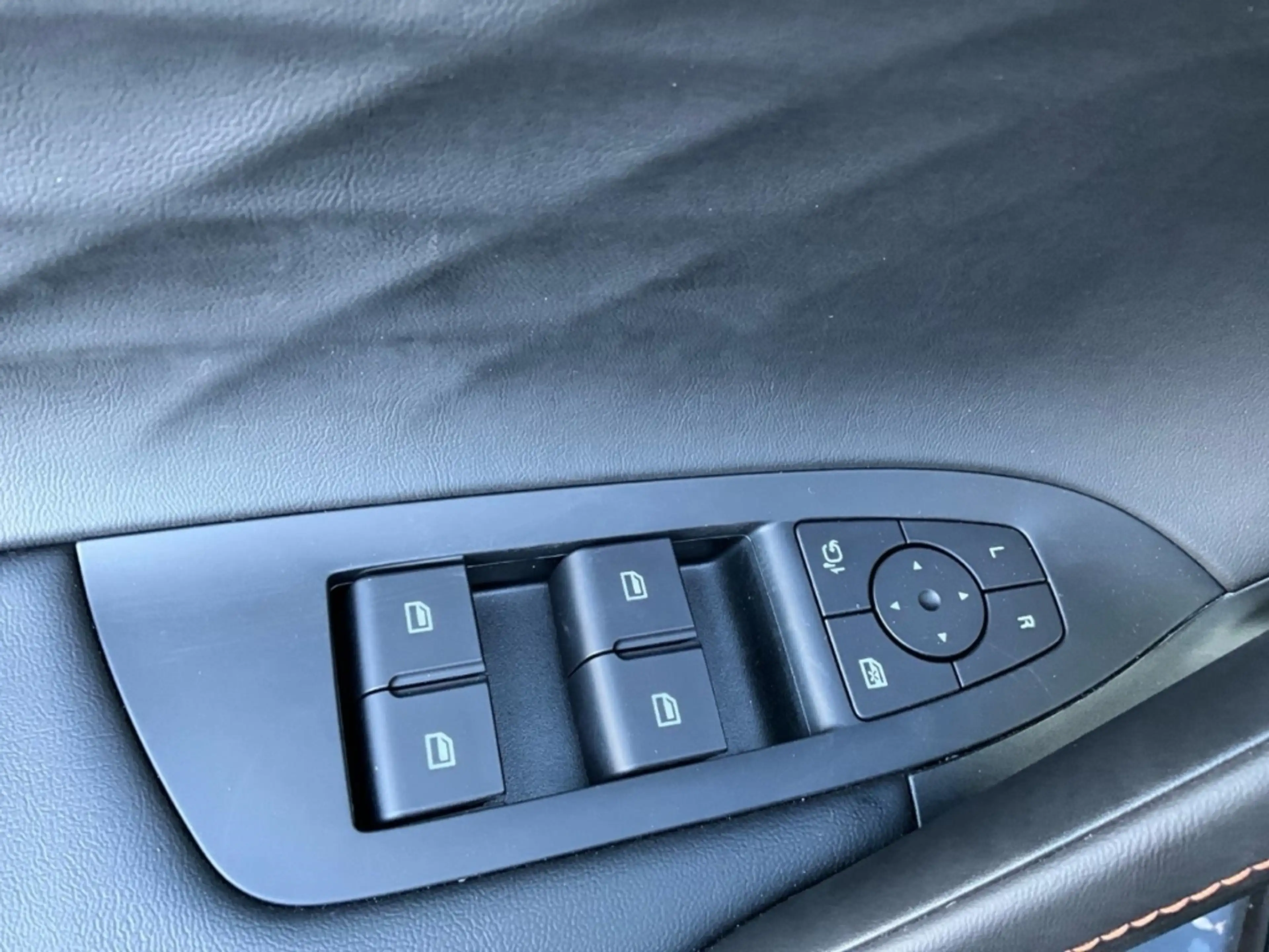 MG HS PHEV Luxury Navi Kamera Totwinkel PDC Leder El. He — photo 15