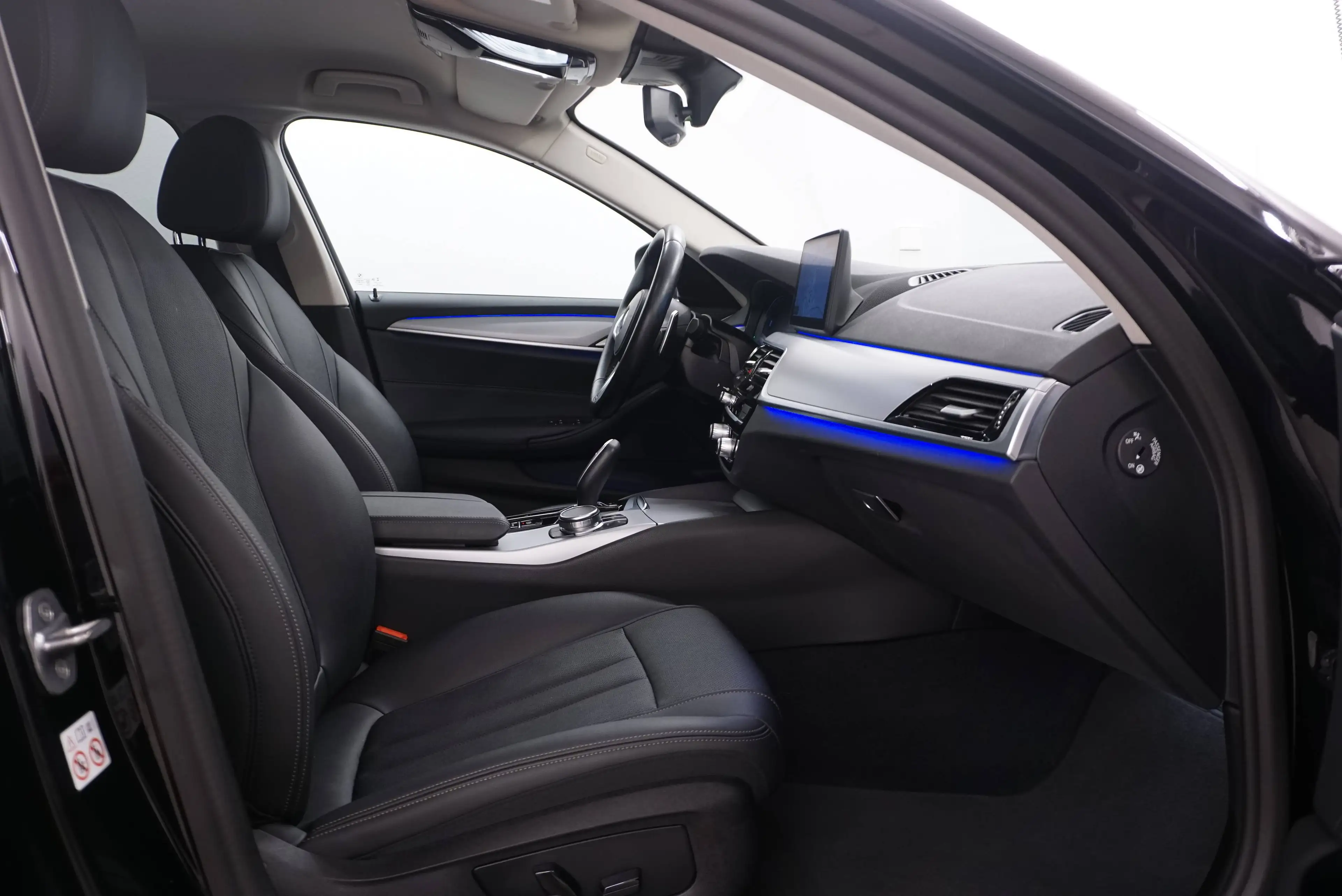 BMW 520 d Sport // M-Lenkrad // Lederausstattung — photo 17
