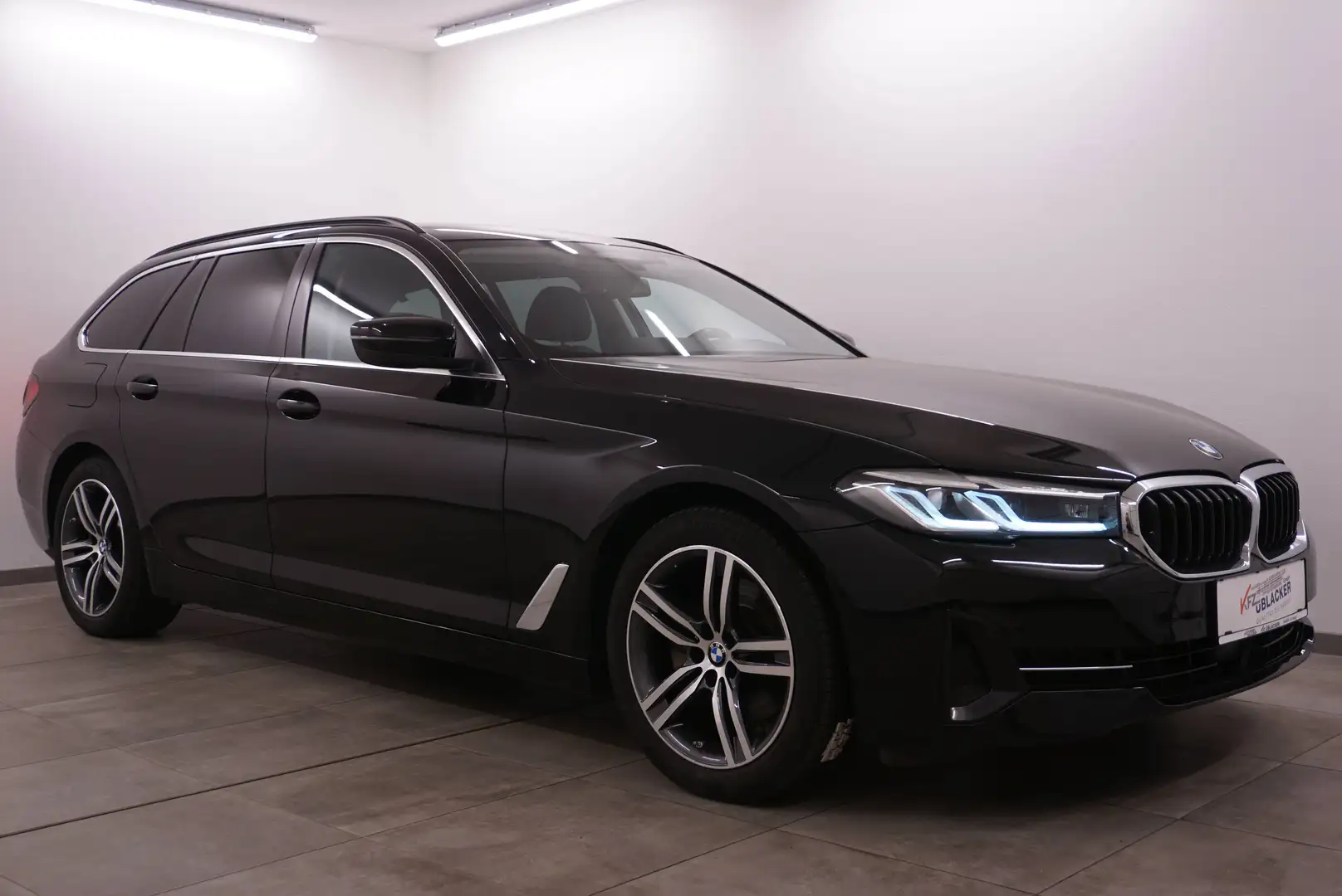 BMW 520 d Sport // M-Lenkrad // Lederausstattung Schwarz - 1
