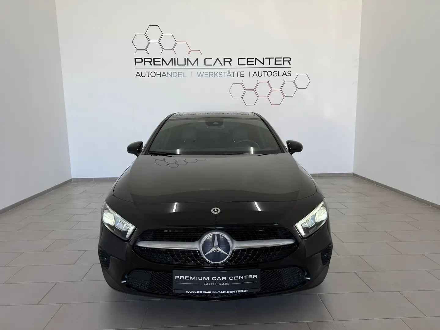 Mercedes-Benz A 180 d AMG-Line LED / NAVI / SPORTSITZE / KAMERA Schwarz - 2