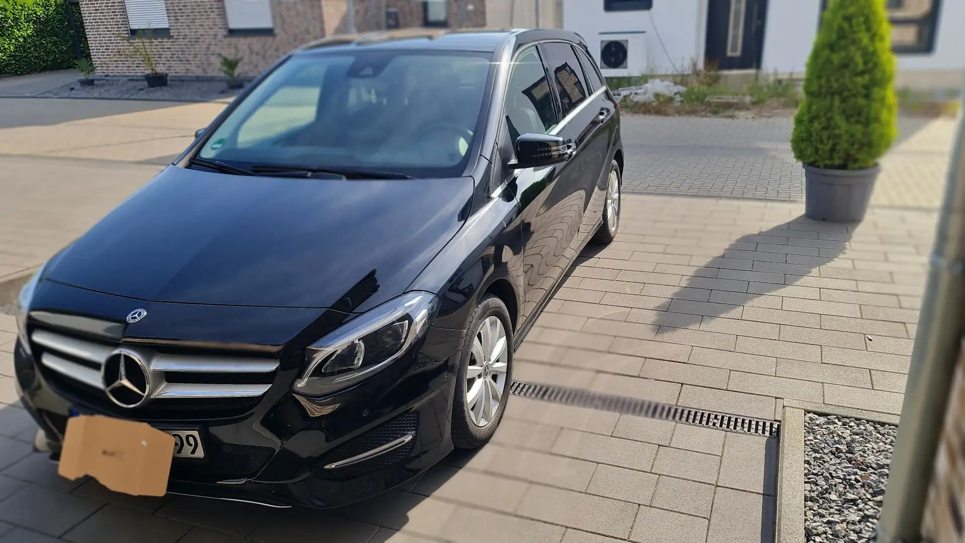 Mercedes-Benz B 200 (CDI) d 7G-DCT Schwarz - 2