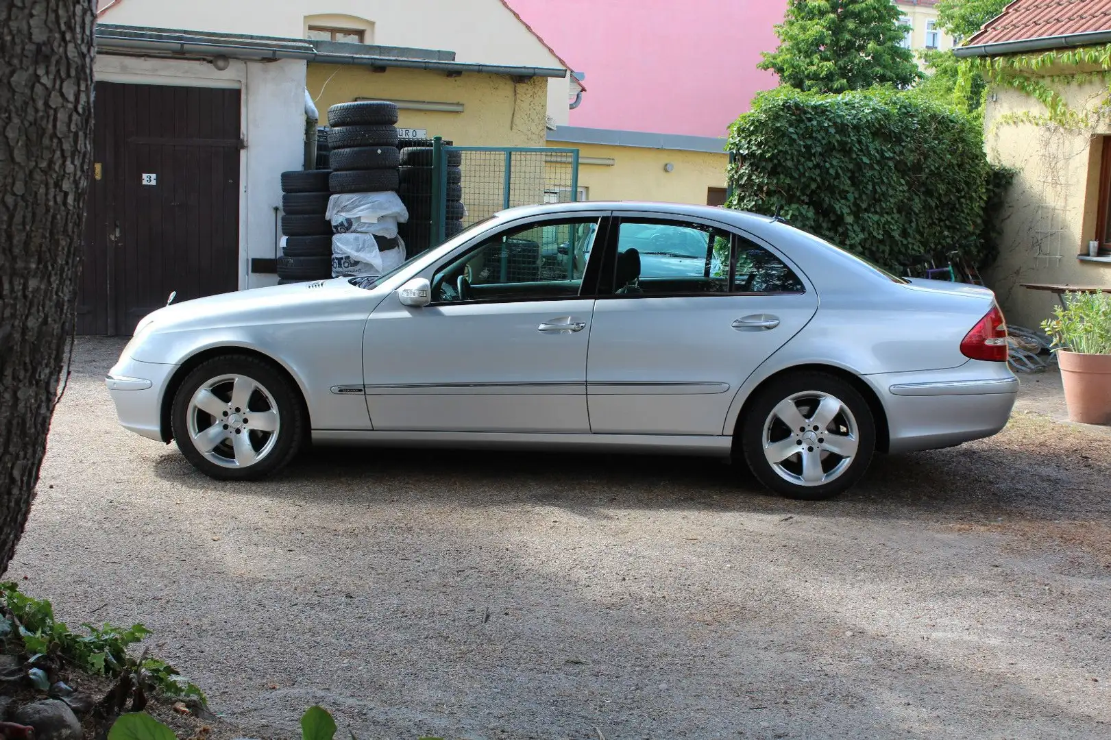Mercedes-Benz E 320 CDI*TÜV 11/2026* Silber - 2