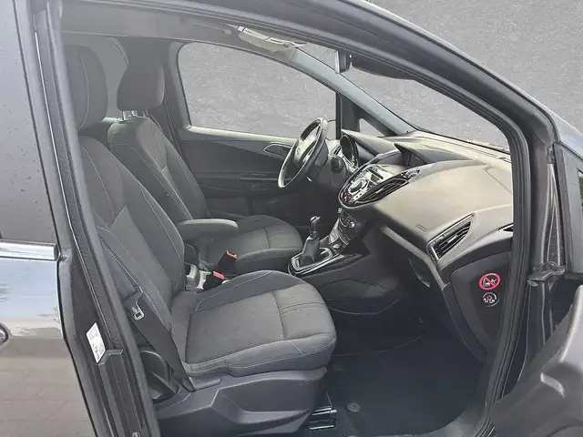 Ford B-Max view 3