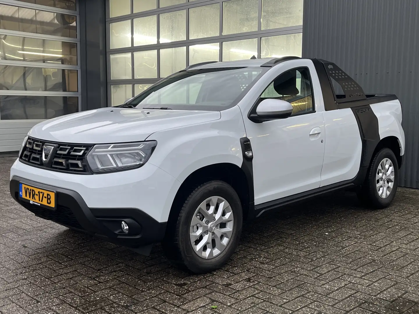 Dacia Duster 1.5 DCI Pick-up 115pk 4x4 Airco Cruise controle 2- Weiß - 2