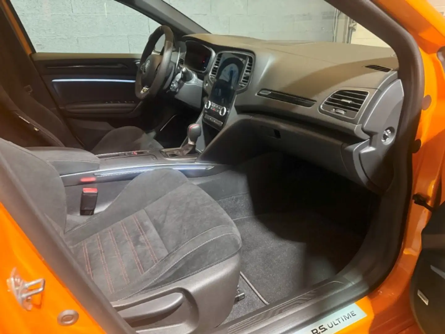 Renault Megane ULTIME  300 EDC RS - 2