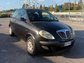 Ypsilon II 1.3 mjt Argento