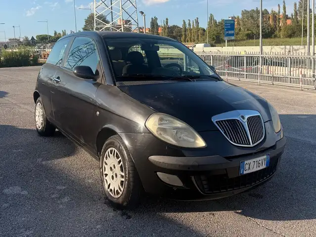 Lancia Ypsilon