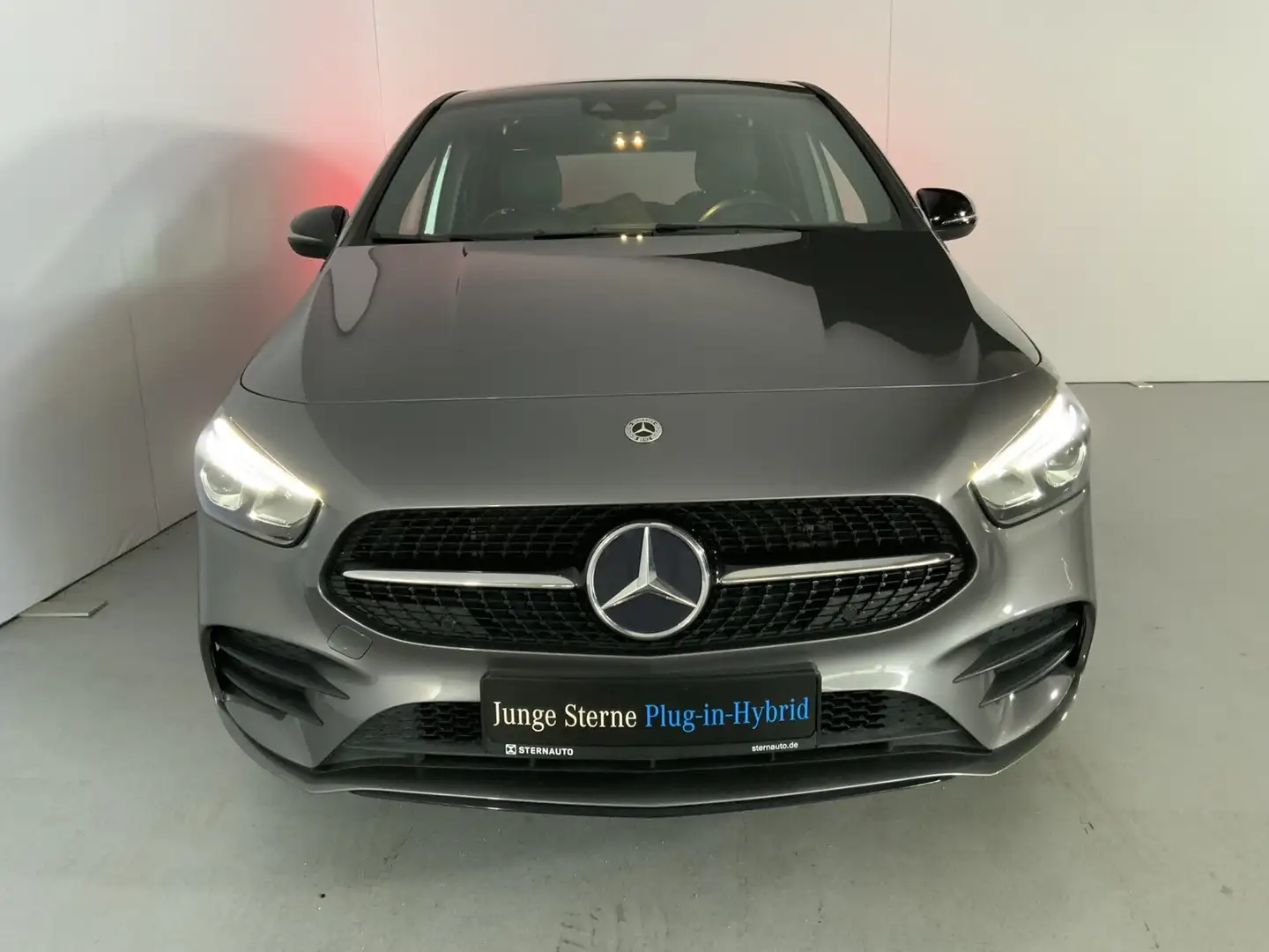 Mercedes-Benz B 250 B 250 e AMG AHK Night RüKam Totwinkel SpiegelPak Grau - 2
