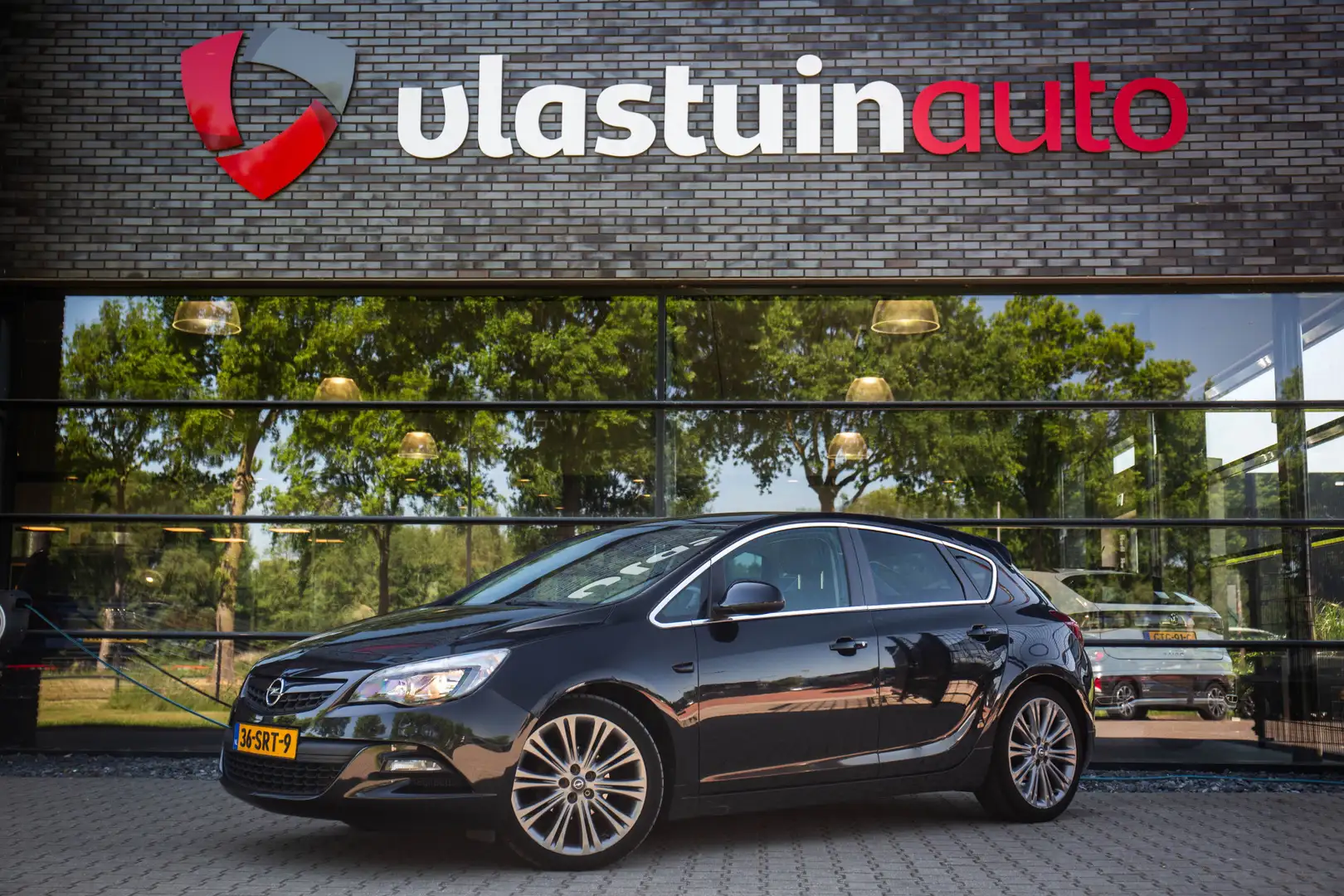 Opel Astra 1.4 Turbo GT Black - 1