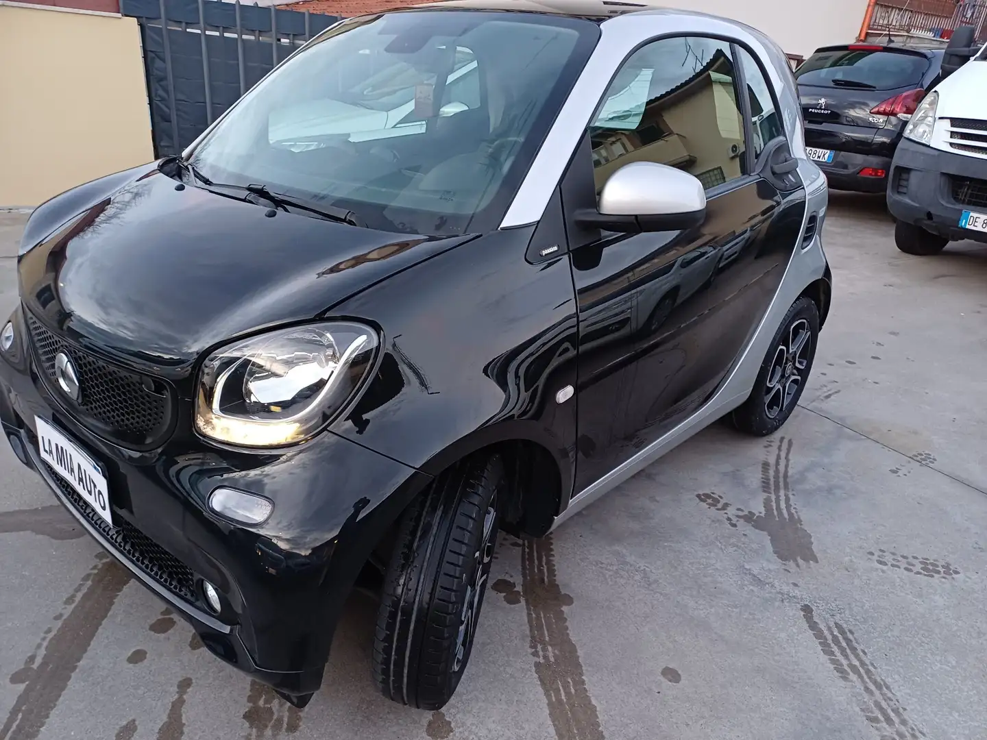 smart forTwo Fortwo III 2015 1.0 Passion 71cv twinamic my18 Schwarz - 2