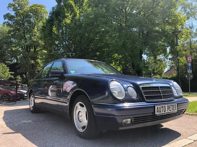 Mercedes-Benz E-Class view 7