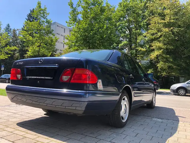 Mercedes-Benz E-Class view 5