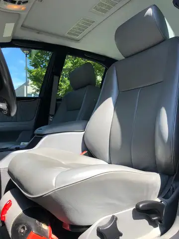 Mercedes-Benz E-Class view 14