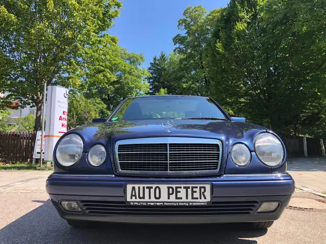 Mercedes-Benz E-Class view 8
