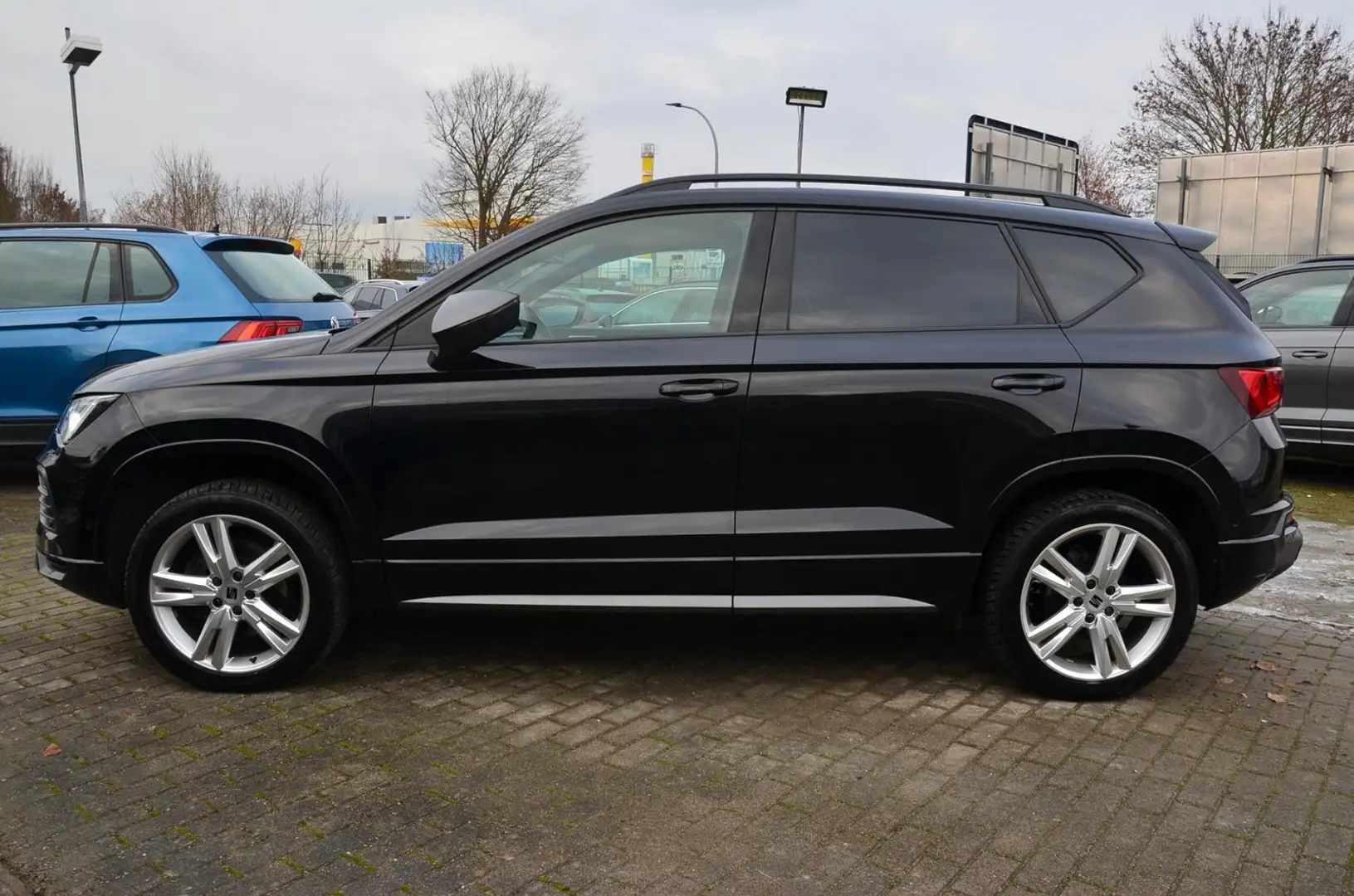 SEAT Ateca 2.0 TDI FR LED Navi AHK Assistenzpaket XL Noir - 2